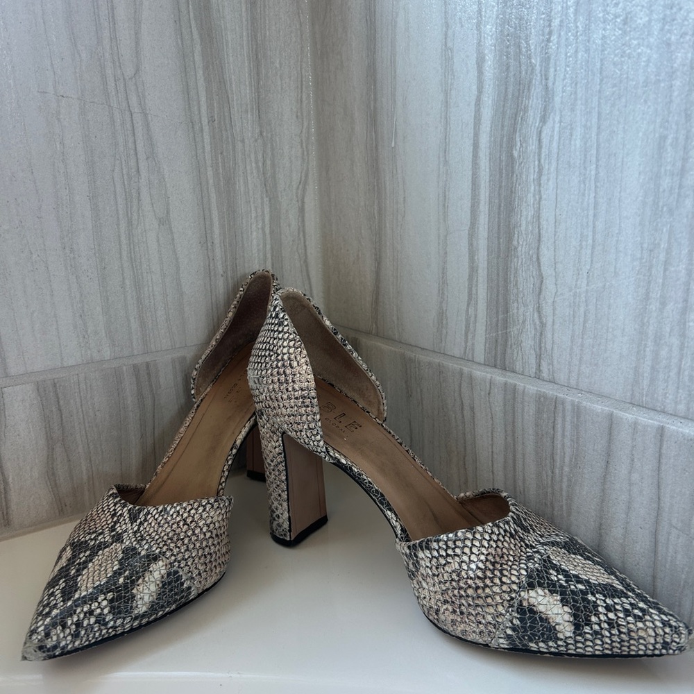 ABLE Snakeskin D’Orsay Pointed Toe Block Heel Pumps Size 10